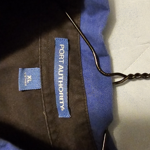 Port Authority XL button down - Picture 5 of 6